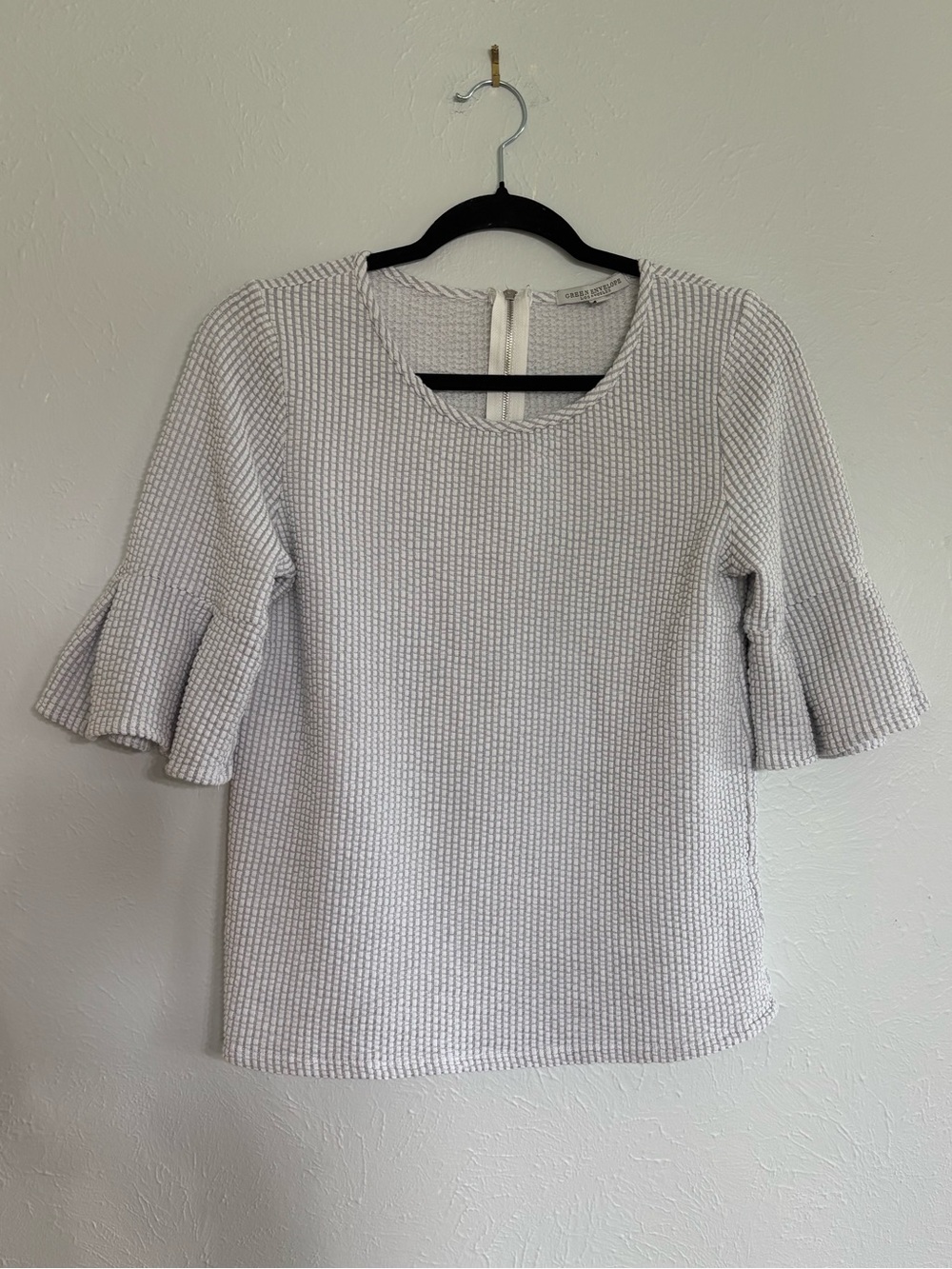 Green Envelope Light Gray Textured Ruffle Sleeve Top